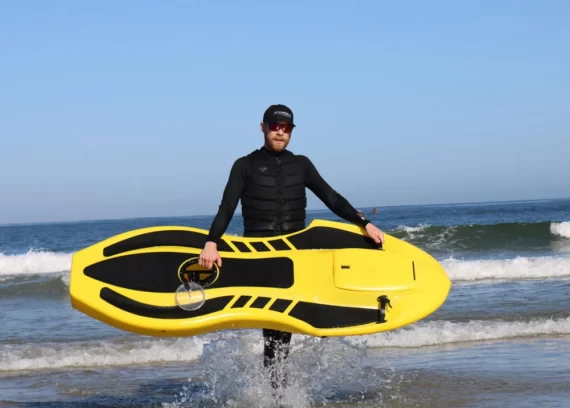 The Best Summer ELECTRIC JET BODY BOARD (The first 100 customers who place an order will get an extra set of batteries and a shipping box.)